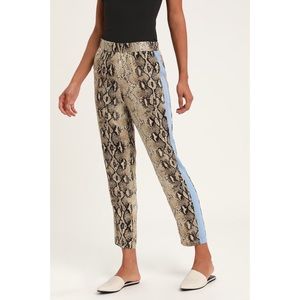 πConfidence Queen Beige Snake Print Pants